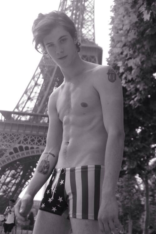 dannyyg1:  Cutie in Paris