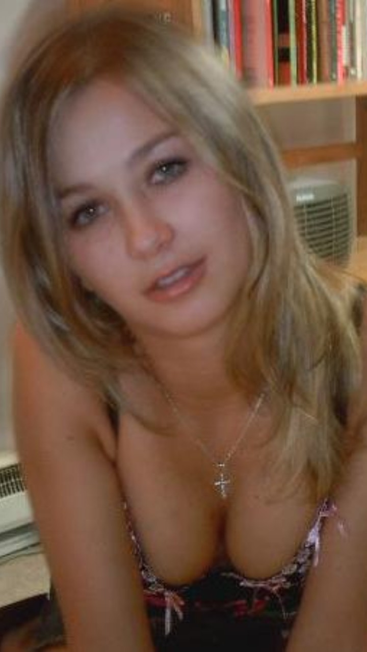 random-hotness-teen-milf:  1 of 2