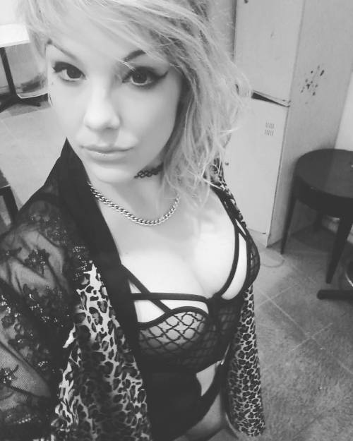 Porn Pics stripper-locker-room:  https://www.instagram.com/miss_pocky