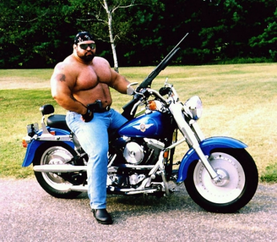 fuckyeahdaddies:  Loads of Daddies at Fuck Yeah Daddies.Click Here to Follow Fuck