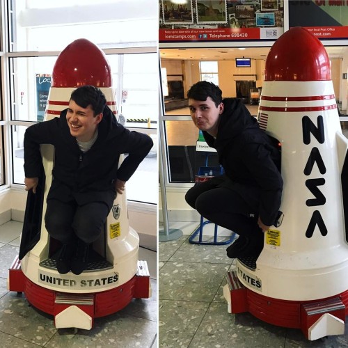 danisnotonfire: my ass just got stuck in a kids rocket ride i guess i’m officially too big to 