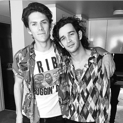 fallingformattyhealy:  Matty n Harrison xx 