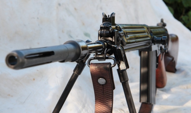 sacred-fox:  Some L1A1 pornography. 