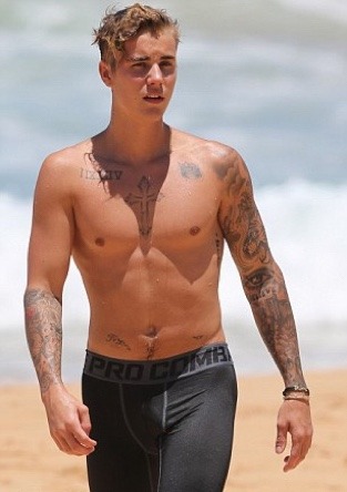 justinbiebersbulge:  This made me horny, not going to lie. :)