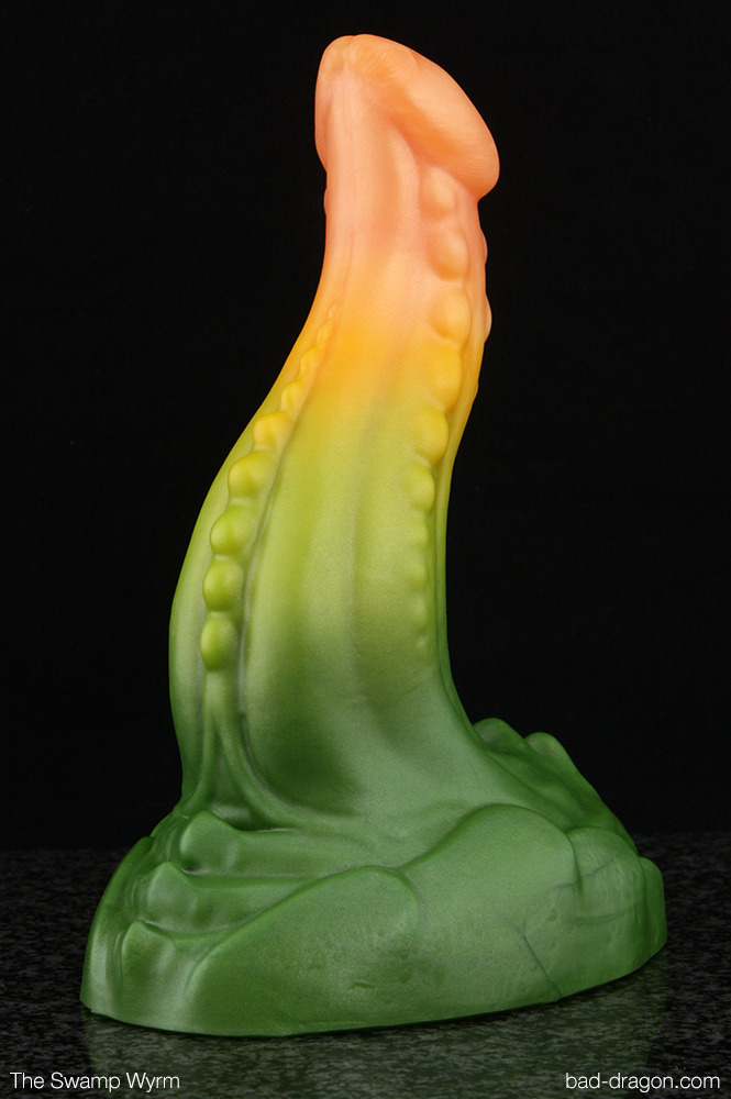 terquius:  BAD DRAGON GIVEAWAY, TIME TO CELEBRATE A NEW JOB AND 2 YEARS ON TUMBLR