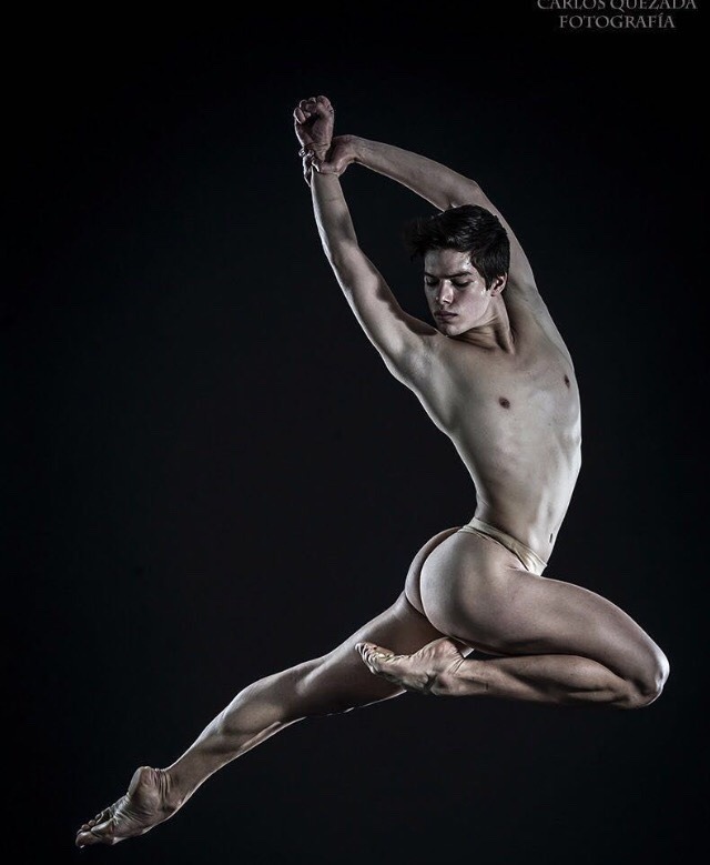 primoballerino2:  primoballerino:Julio Morelhttp://primoballerino.tumblr.com http://primoballerino2.tumblr.com
