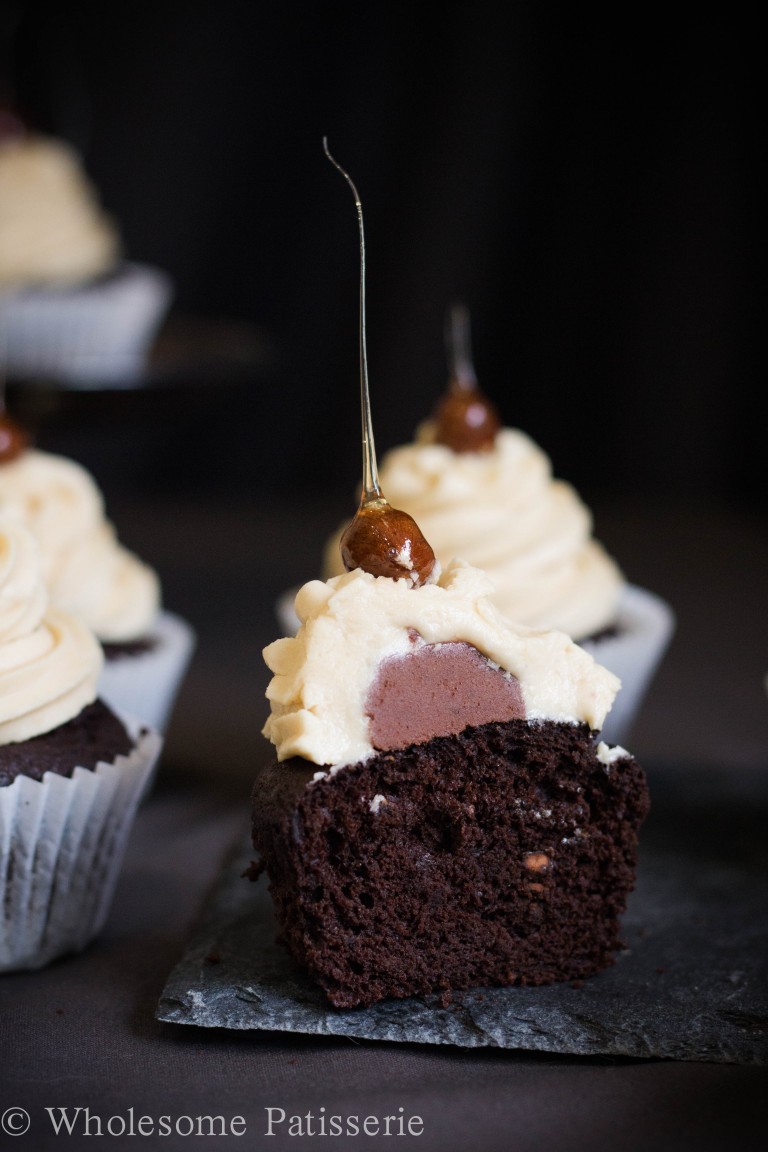 fullcravings:  Peanut Butter Chocolate Cupcakes 