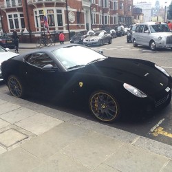 bustyshanice:  Velvet covered Ferrari 👌