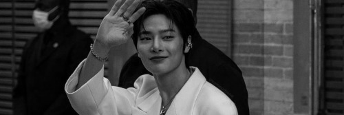 Yang Jeongin/i.n Headers.