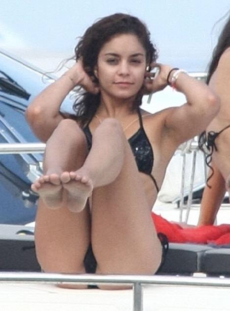 celebgoodies:  Vanessa Hudgens  http://celebgoodies.tumblr.com