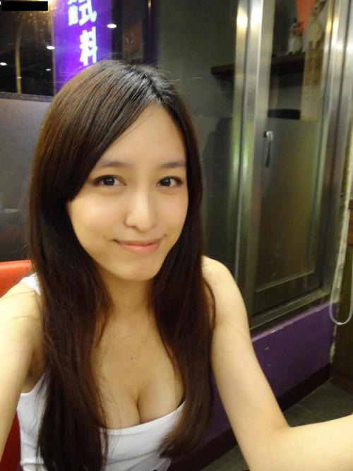 iclup:  正妹江小辣最全視頻8部加大量美圖 曾經火爆壹時的極品美女 強烈推薦[236M/MP4/KLY]