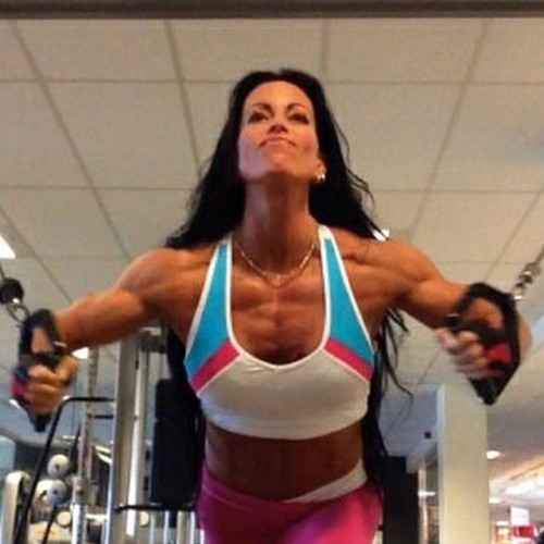 loveoffemalemuscle:  Adriana Kuhl
