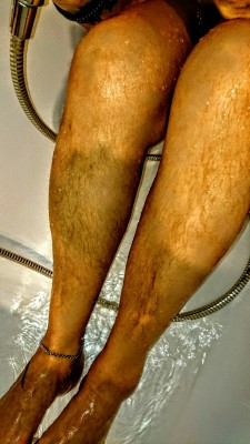 lovehairyleg:  I was so lucky to finde my New beautyfull very hairy woman im so proud when i met her in first time she was complete into shave legs and pussy from herself she started to feel to see and understand the magic of being a hairy women!! 