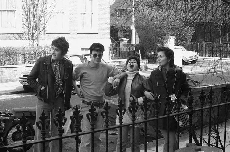 Poly styrene