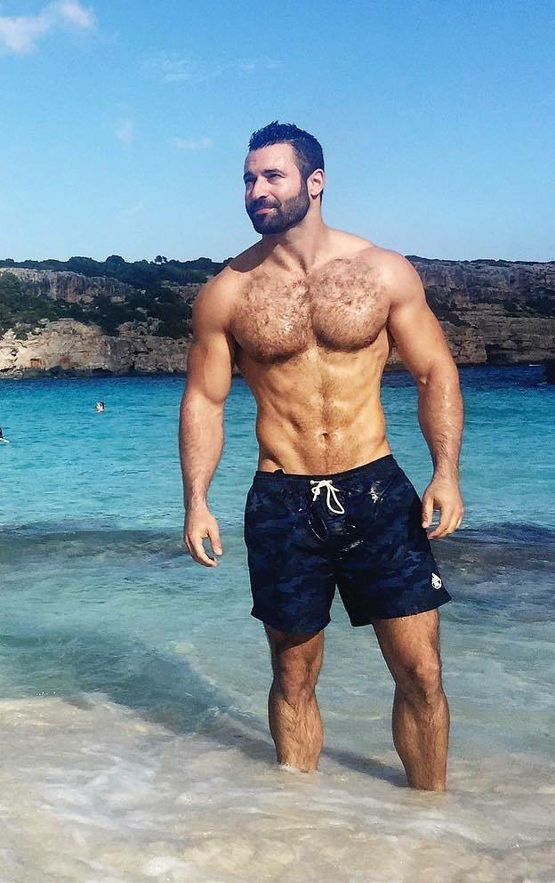 stratisxx:  There’s always so much Greek men hotness on the Greek Islands…summer