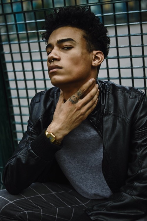ohthentic:  bartszmigulski:  Reece King/Supa by Bartek Szmigulski  Oh