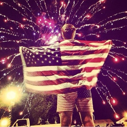 mistersailor:  asouthernpikapp:  America!  MERICAAAAAAAAAAAAAAA 