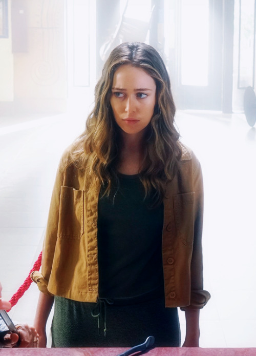 celebritiesandmovies: Alicia Clark in Fear The Walking Dead Season 2 Episode 8