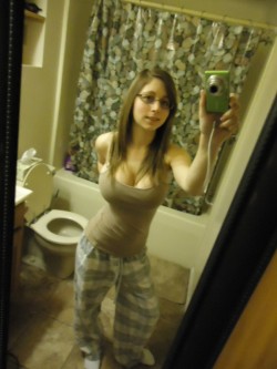 realamateurnakedgirls:  Are you looking for free porn clips? See the AMATEUR PORN TUBE and fill your boots!