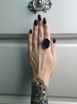 witchcat13:  Natural nails.