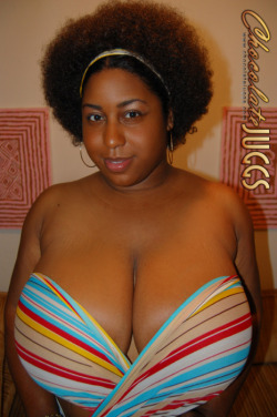 bigtittiesnbigbooties:  Model: Ebony Princess