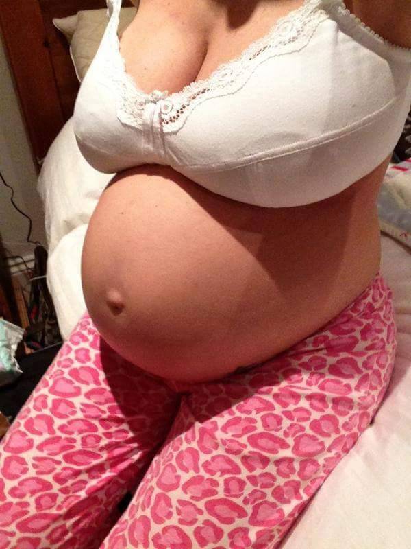64250303:  Sexy preggo Kelly Hart