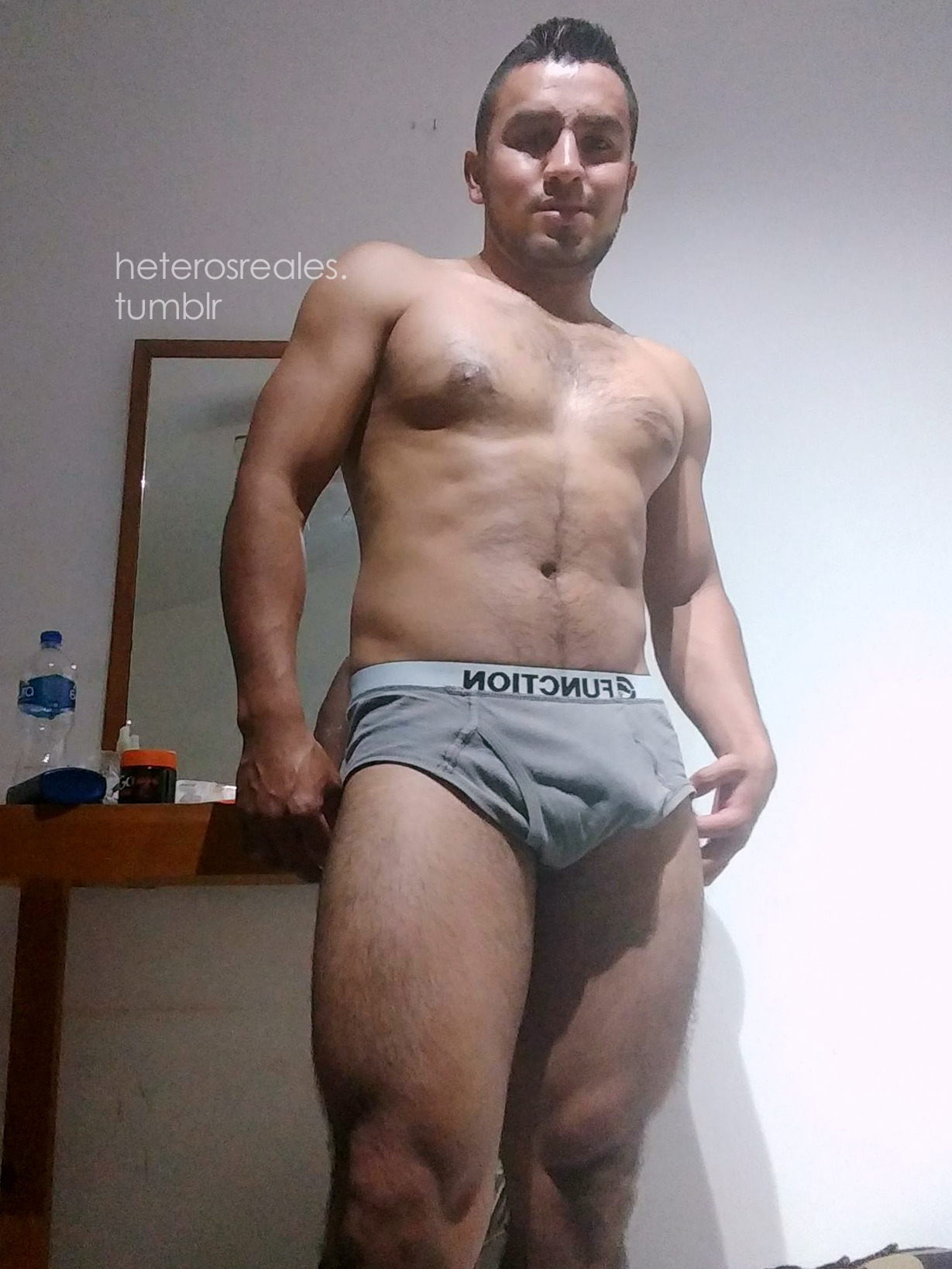 heterosreales:  Misael, rico machito hetero¿Si o no calienta este joven cabroncito?
