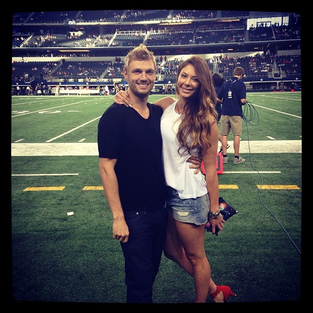 backstreet-news:
“ @nickcarter: Finally back with da boosa. At cowboys stadium.@laurenkitt
”