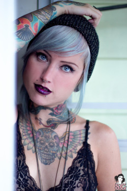  Glitch “Rollin`it” Suicide Girls 