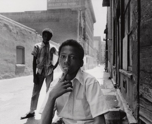 Shoeshine boys. Downtown Los Angeles. Photograph by George Rodriguez (1971)