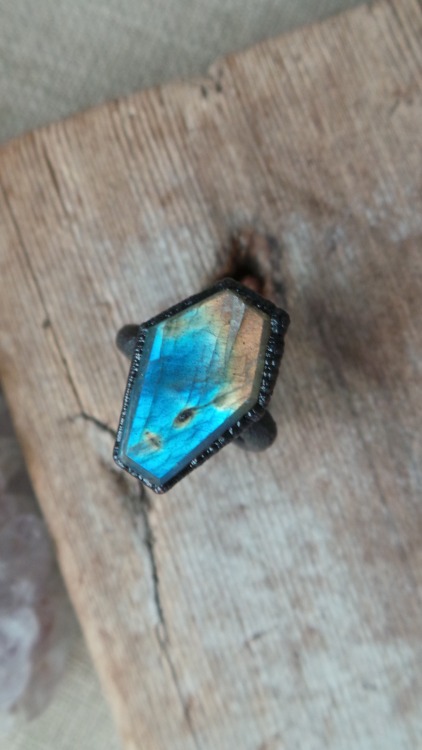 gothiccharmschool:batajandra:earthandbone:Hand cut coffin labradorite ring. One day I shall have one