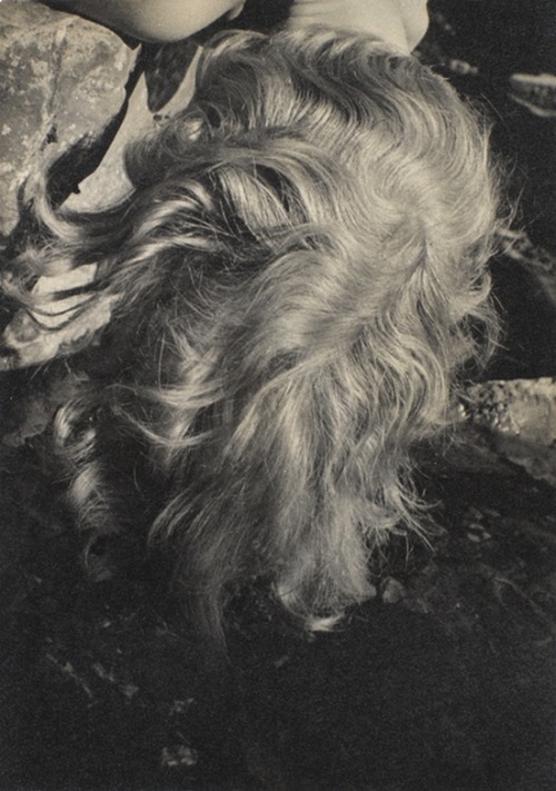 Raoul Ubac - Chevelure d’Agui, vers 1933 © Georges Meguerditchian © Adagp, Paris
