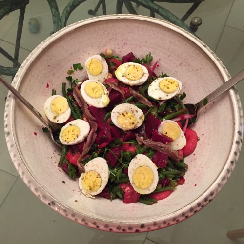 johnconnor10: gejo1:Warm Beet Salad, with hard boiled eggs, shallots, green beans, cucumbers, celery