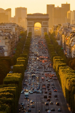 À Paris…Est-Ce Que D'exciter, Ma Belle?