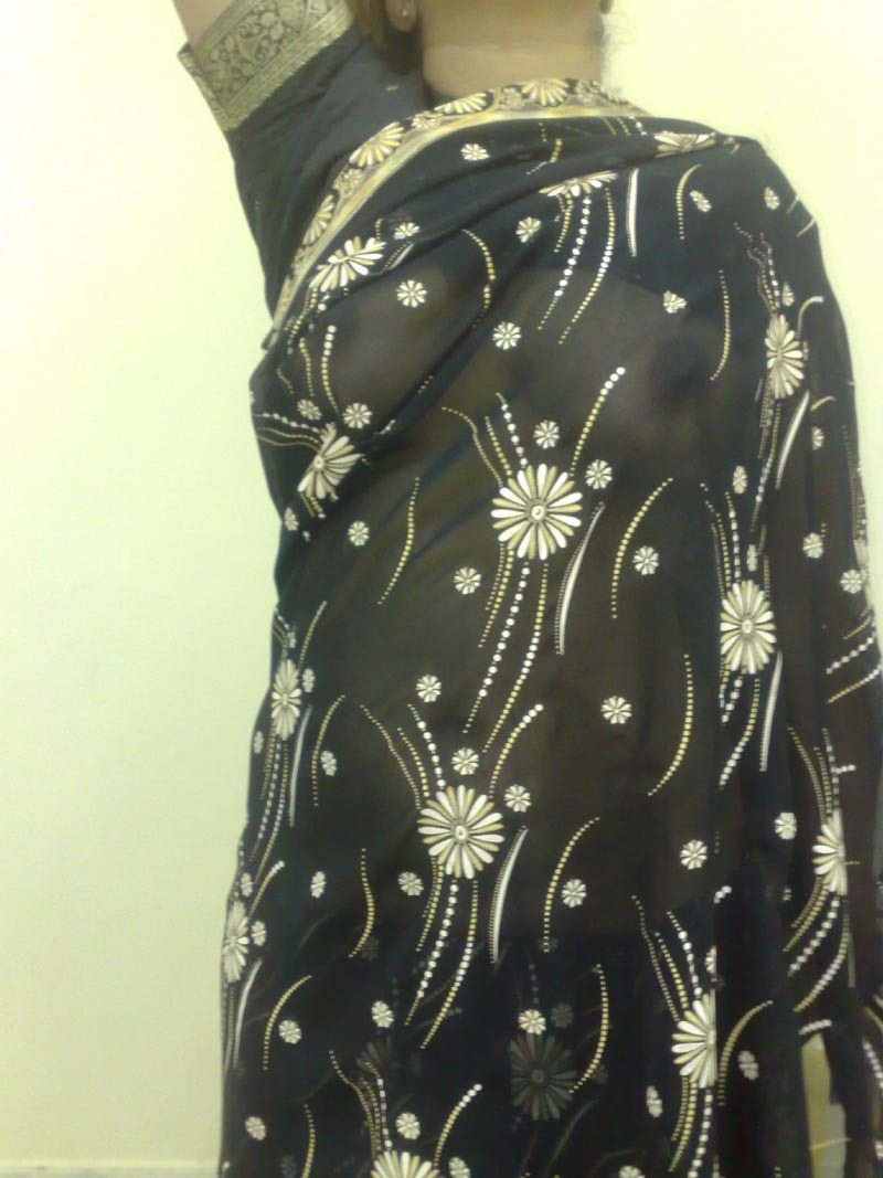 prythm:  Desi Bhabhi in black saree - Part 2/3 Follow http://prythm.tumblr.com/ for