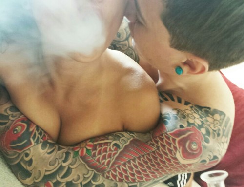 smokemeout-eatmeout:  flobros smoking me out before eating me out ;) what a gentleman😘