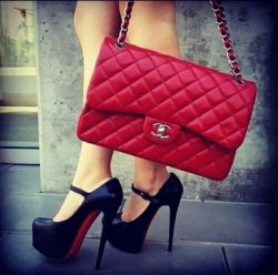 excuseyoumiss :  Chanel en We Heart es .