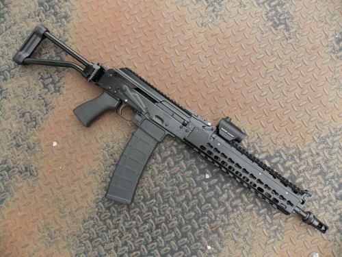 sgtrubberducky: Definitive Arms LLC AR-15 Magazine Adapter and 5.56 conversions.
