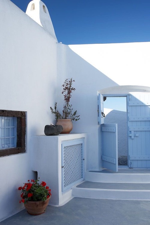 biisousss:dreaming of a summer house like this in Santorini