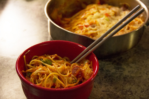 lu-bikscube:   Kyungsoo’s Kimchi Spaghetti!Here’s the recipe for all exotics who’ve been wondering what kimchi spaghetti actually looks like/tastes like- make it yourself and try! It’s really similar to plain spaghetti, but the kimchi gives it