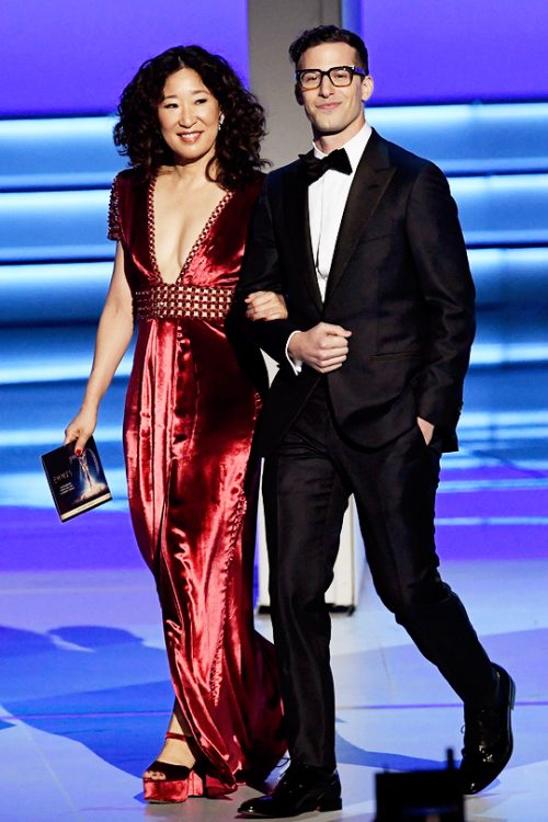 carpetdiem:SANDRA OH, ANDY SAMBERG70th Primetime Emmy Awards, Los Angeles (September 17, 2018).