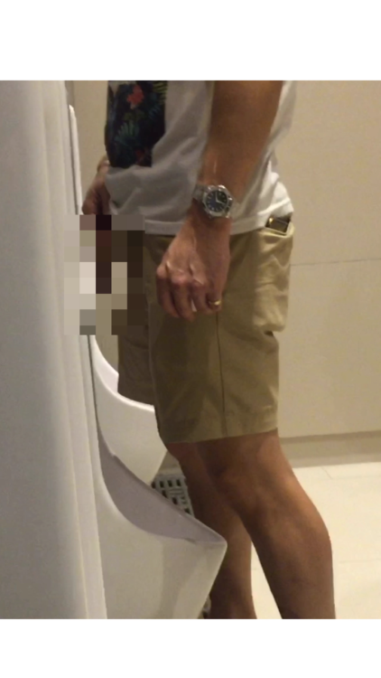 mrcoolvip: sgspyboy: 200 likes to unlock this bad boys’s urinal spycam video! You got this! Pls rebl