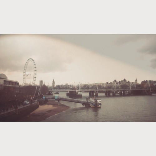 oops, i tripped and fell into london. ;) #london #southbank #favouritecity #spontaniousdecisionsarem