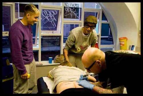 heygilguners:James Aitken tattooing Thomas Turgoose. Joseph Gilgun and Michael Socha included. “this