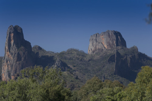 geologicaltravels:2104: The Breadknife, a very resilient dyke in the Warrumbungle Volcanic Complex