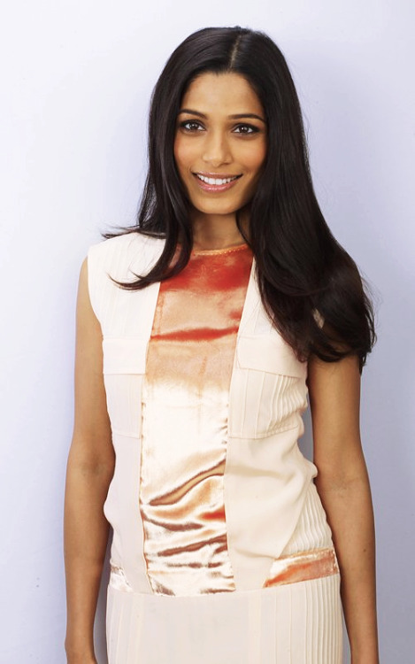 overitx100000000:Freida Pinto - 01/10 Actresses worth rooting for