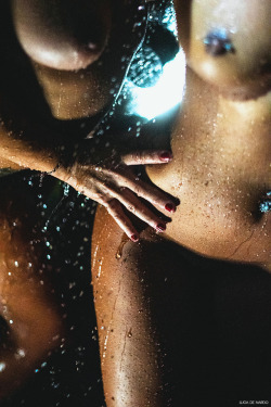 lucadenardo: Girls and the water pleasure