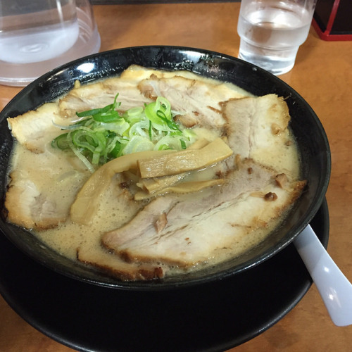 チャーシュー麺 Pork noodles ¥930 by Takashi H on Flickr.