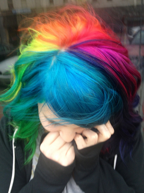 naps-and-slaps:  aisu10:  okay i never reblog hair but HOLY FUCKING SHIT I WOULD DIE FOR THIS.  Or would you dye for it? 