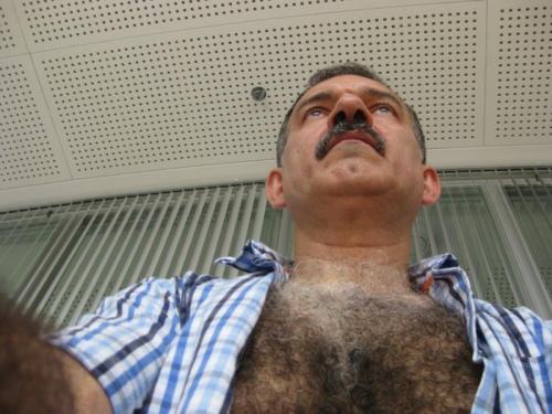 family-jewels-fan-2:  endorphinic-testosteronic –>more please sir